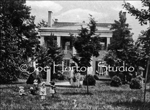 Belle Meade Mansion - with children on lawn